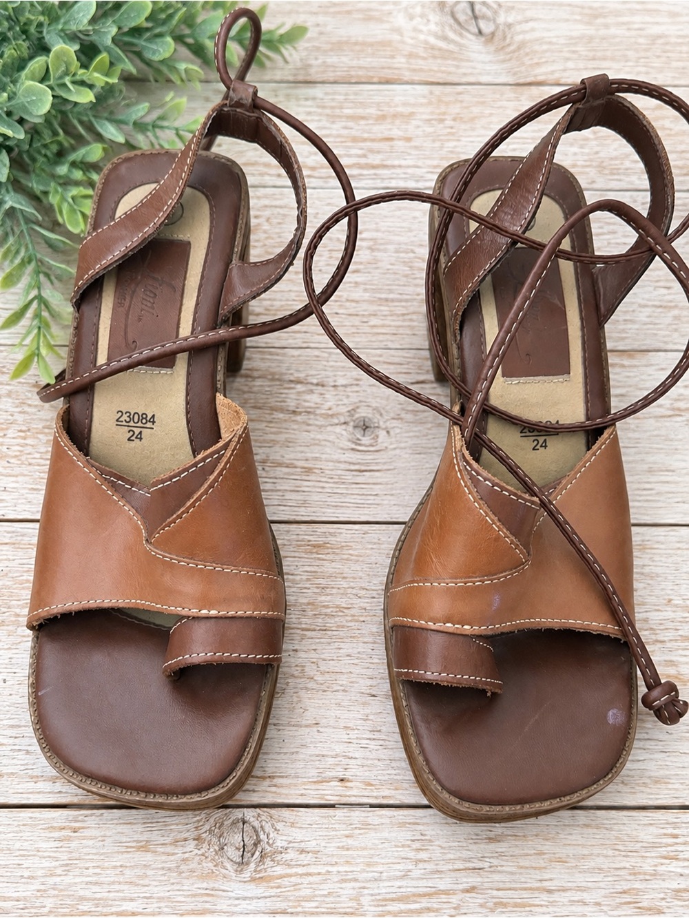Retro FIONI Brown Two-Tone Wrap Sandals